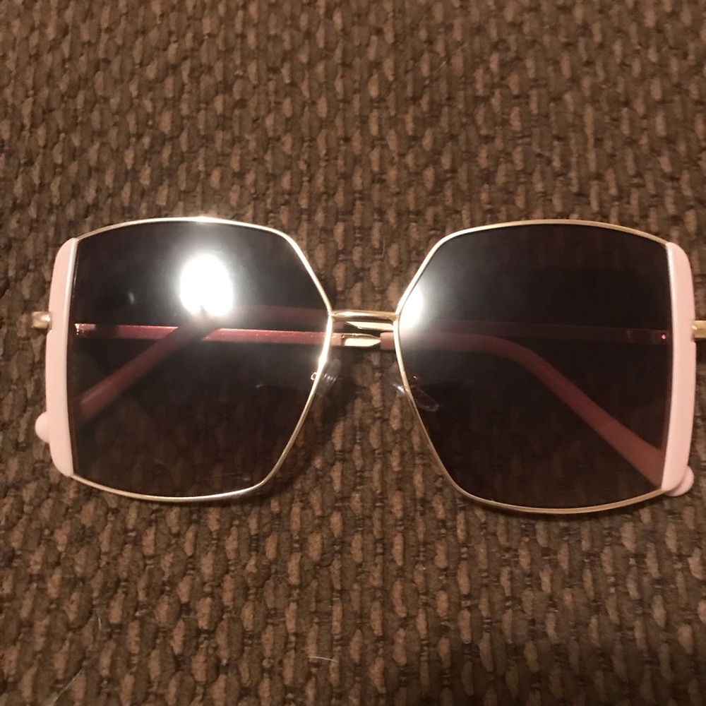 Retro sunnies - Picture 4 of 4